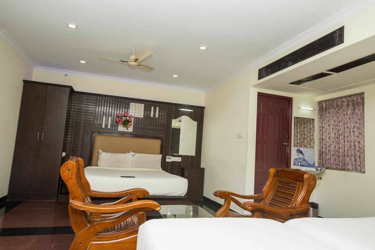 Hôtel Aakash Residency à Madurai Extérieur photo